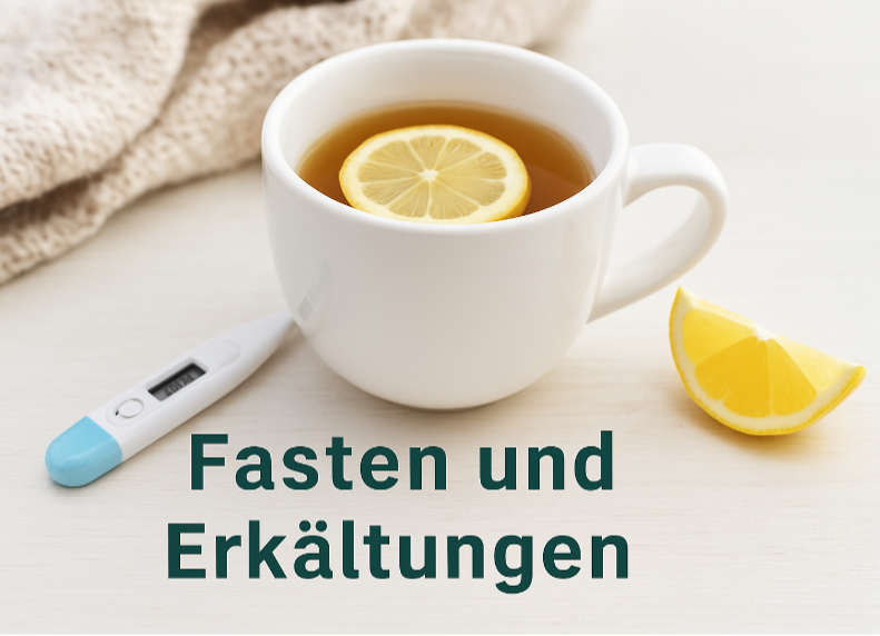 Symbolisches Bild für Fasten bei Erkältungen mit Teetasse, Thermometer und Handtuch